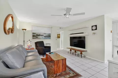 3320 Lake Osborne Dr #102, Lake Worth Beach, FL 33461