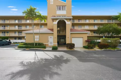 5746 Crystal Shores Dr #307, Boynton Beach, FL 33437