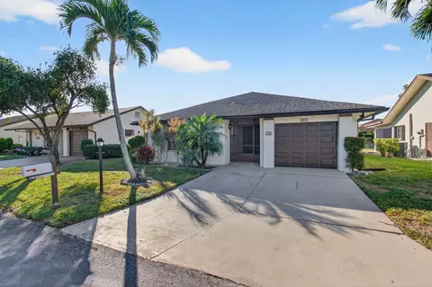 6100 Olivewood Cir, Greenacres, FL 33463
