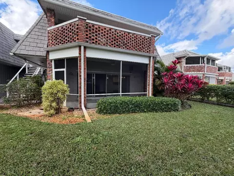 340 Orange Tree Dr #1, Atlantis, FL 33462