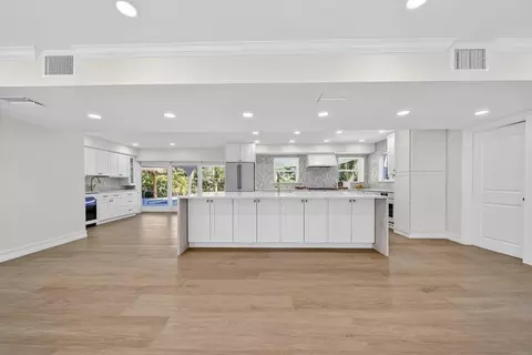 Kitchen - 37 E High Point Rd, Sewalls Point, FL 34996 photo 5 of 6