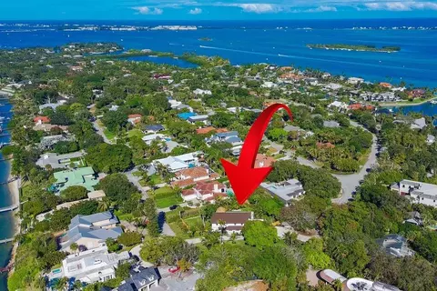 View/Area - 37 E High Point Rd, Sewalls Point, FL 34996 photo 2 of 5