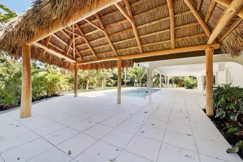 Exterior - 37 E High Point Rd, Sewalls Point, FL 34996 photo 12 of 14