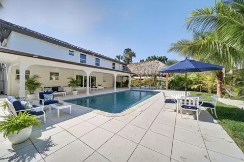 Exterior - 37 E High Point Rd, Sewalls Point, FL 34996 photo 9 of 14