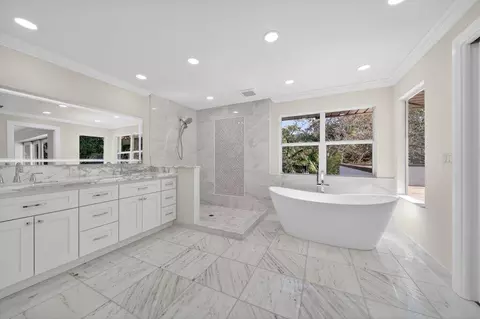 Bath - 37 E High Point Rd, Sewalls Point, FL 34996 photo 1 of 8