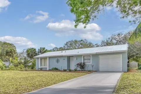 1765 24th Pl SW, Vero Beach, FL 32962
