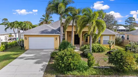 2019 SE Mantua St, Port Saint Lucie, FL 34952