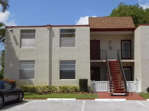12 Willowbrook Ln #201, Delray Beach, FL 33446