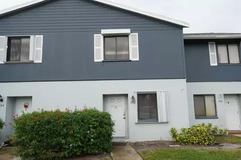 2641 Gately Dr W #705, West Palm Beach, FL 33415