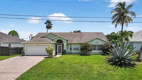 2631 SW Fair Isle Rd, Port Saint Lucie, FL 34987