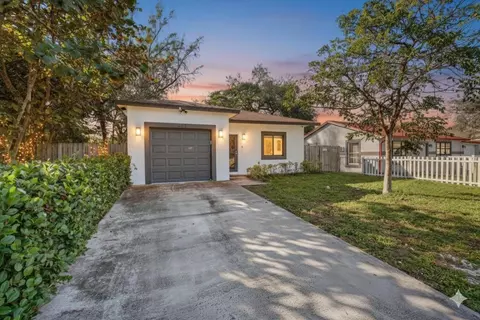205 NW 27th Ter, Fort Lauderdale, FL 33311
