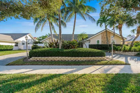 126 Anchorage S, North Palm Beach, FL 33408