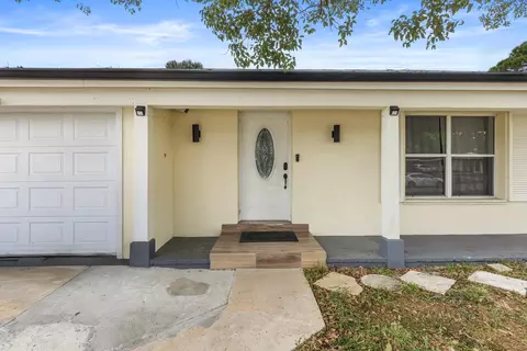 173 SE Placita Ct, Port Saint Lucie, FL 34983