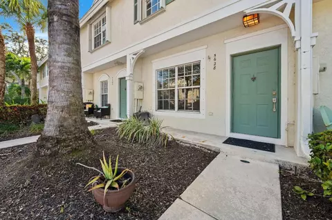 5628 NW 99th Ln, Coral Springs, FL 33076