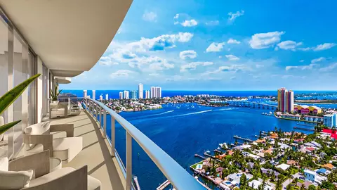 220 Lake Shore Dr #1111, Lake Park, FL 33403