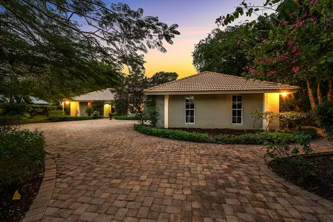 416 S Country Club Dr, Atlantis, FL 33462