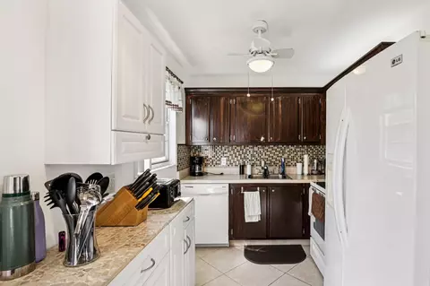 104 Oakridge #H, Deerfield Beach, FL 33442