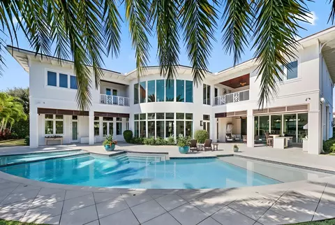 Exterior - 3700 NE 24th Ave, Lighthouse Point, FL 33064 photo 4 of 33