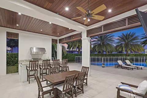 Exterior - 3700 NE 24th Ave, Lighthouse Point, FL 33064 photo 20 of 33