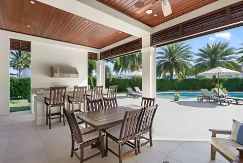 Exterior - 3700 NE 24th Ave, Lighthouse Point, FL 33064 photo 10 of 33