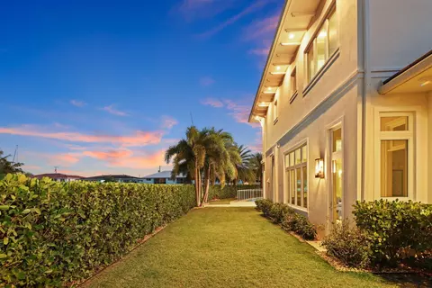 Exterior - 3700 NE 24th Ave, Lighthouse Point, FL 33064 photo 19 of 33