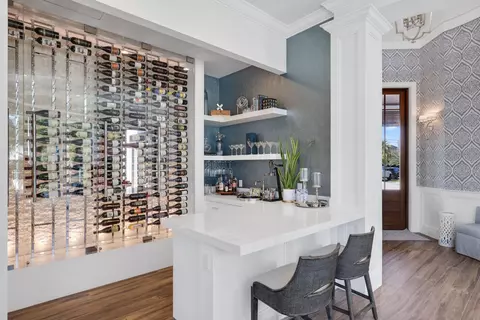 Dining - 3700 NE 24th Ave, Lighthouse Point, FL 33064 photo 2 of 4