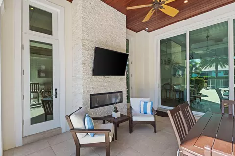 Exterior - 3700 NE 24th Ave, Lighthouse Point, FL 33064 photo 9 of 33