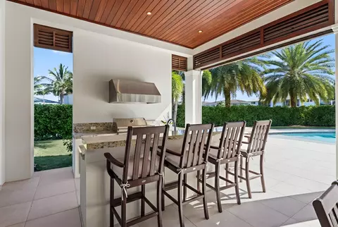 Exterior - 3700 NE 24th Ave, Lighthouse Point, FL 33064 photo 11 of 33