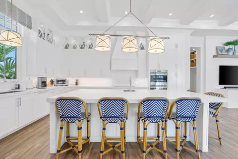 Kitchen - 3700 NE 24th Ave, Lighthouse Point, FL 33064 photo 1 of 4