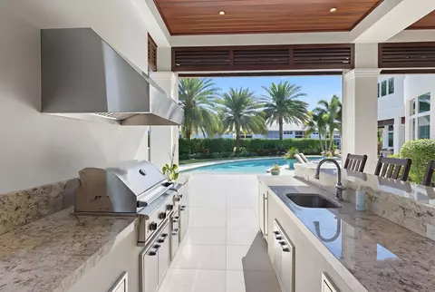 Kitchen - 3700 NE 24th Ave, Lighthouse Point, FL 33064 photo 4 of 4