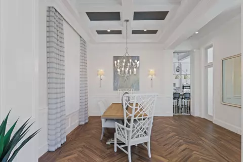 Dining - 3700 NE 24th Ave, Lighthouse Point, FL 33064 photo 3 of 4