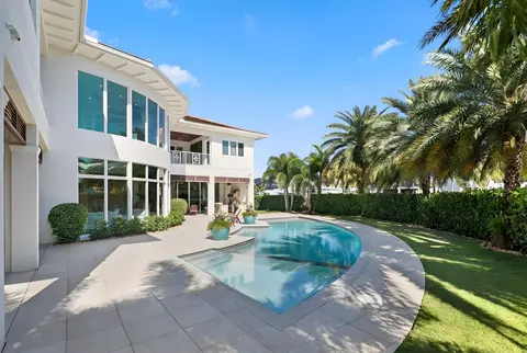 Exterior - 3700 NE 24th Ave, Lighthouse Point, FL 33064 photo 7 of 33