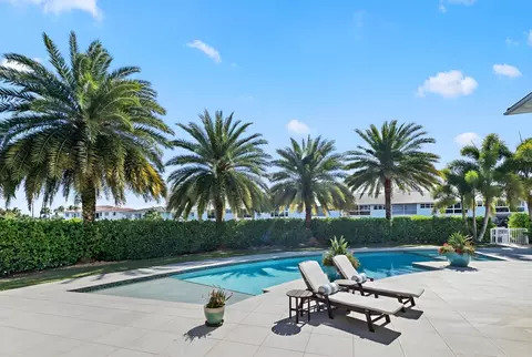Exterior - 3700 NE 24th Ave, Lighthouse Point, FL 33064 photo 3 of 33