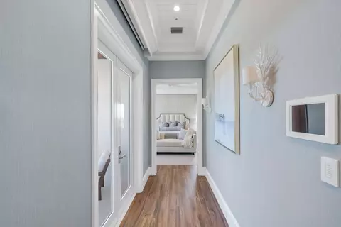 Entry Way - 3700 NE 24th Ave, Lighthouse Point, FL 33064 photo 6 of 7