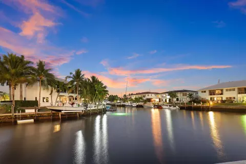 View/Area - 3700 NE 24th Ave, Lighthouse Point, FL 33064 photo 2 of 11