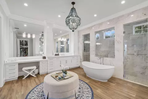 Bath - 3700 NE 24th Ave, Lighthouse Point, FL 33064 photo 4 of 5
