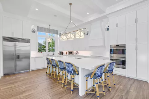 Kitchen - 3700 NE 24th Ave, Lighthouse Point, FL 33064 photo 2 of 4