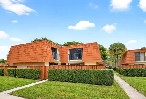 304 Live Oak, Boynton Beach, FL 33436