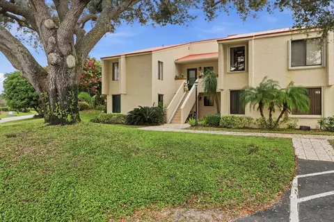 5111 SE Miles Grant Rd #102, Stuart, FL 34997