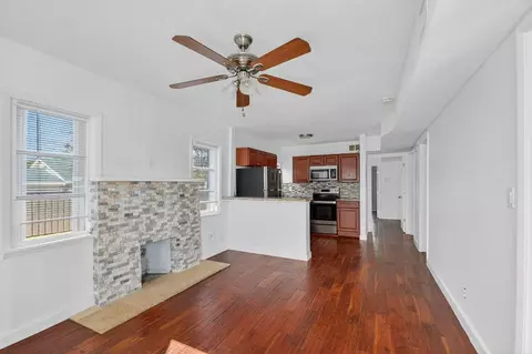 1011 W Lakewood Rd, West Palm Beach, FL 33405