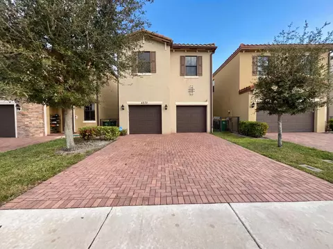 4879 NW 55th Pl, Fort Lauderdale, FL 33319