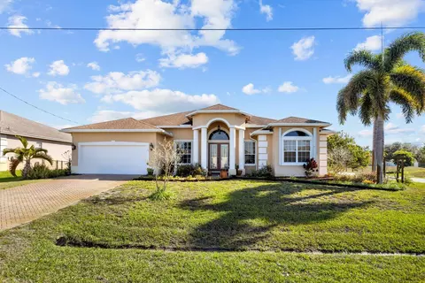 111 SW Ladybug Dr, Port Saint Lucie, FL 34953