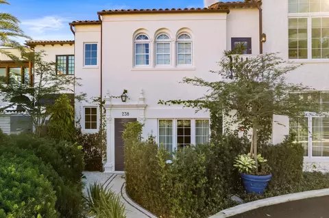 238 Phipps Plz, Palm Beach, FL 33480