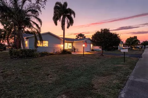 7288 Pine Park N, Lake Worth, FL 33467