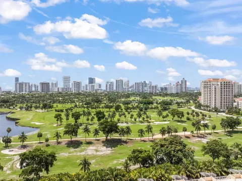 20379 W Country Club Dr #937, Aventura, FL 33180
