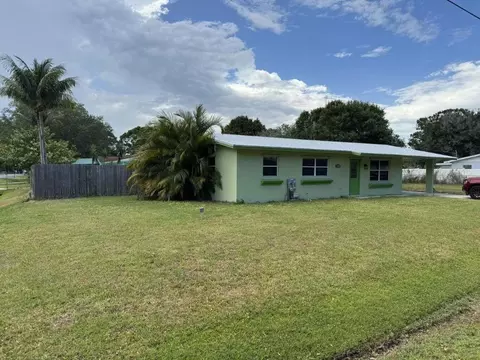 2711 S 27th St, Fort Pierce, FL 34981