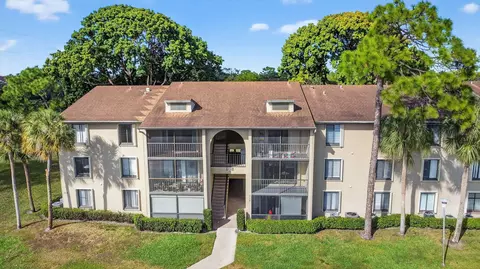 719 Sunny Pine Way #D2, Greenacres, FL 33415