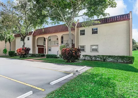 354 Lake Frances #354, West Palm Beach, FL 33411