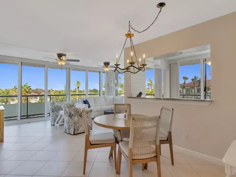 3554 Ocean Dr #302, Vero Beach, FL 32963