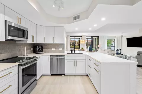 7918 Granada Pl #103, Boca Raton, FL 33433